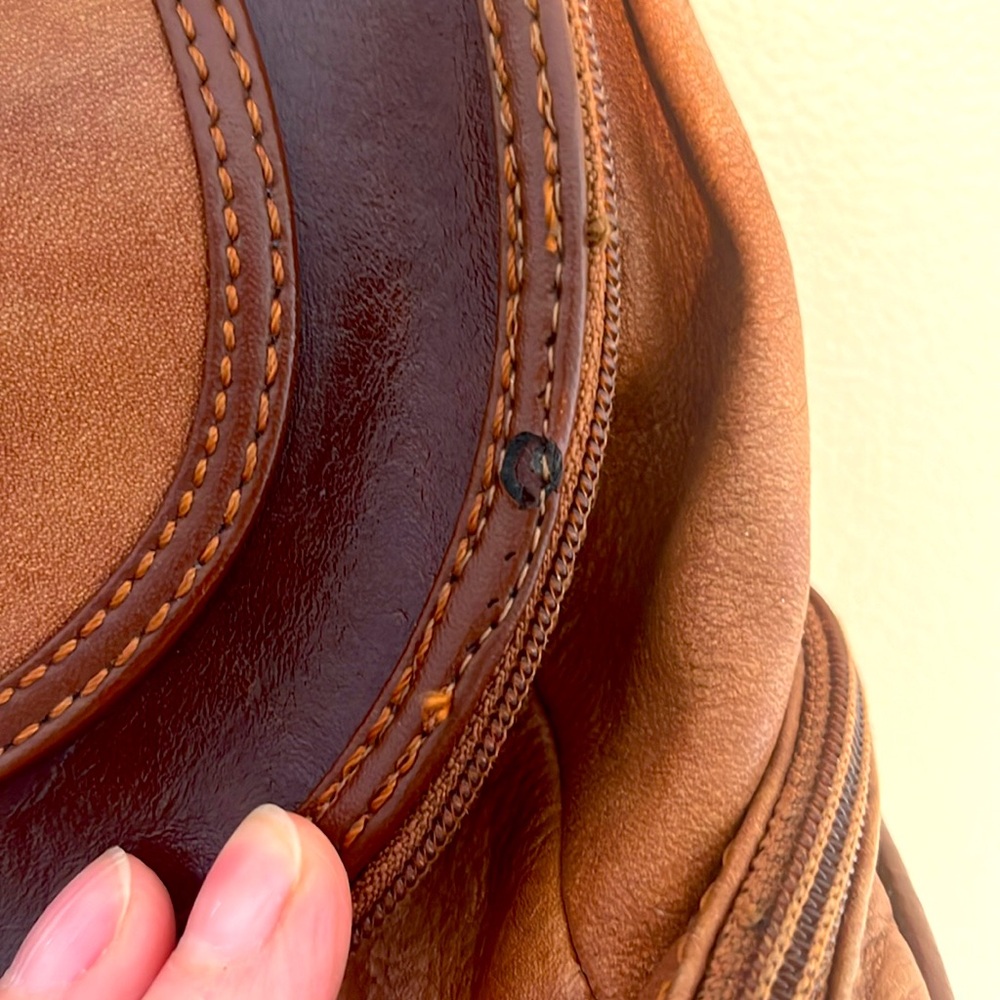 Fe Italian Leather backpack / sling bag Y2K - Picture 10 of 16